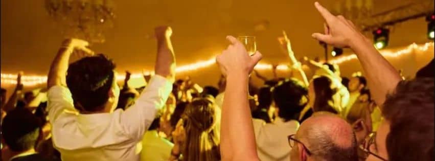 Animation DJ pour mariage, soirée dj ardèche, Château des Gaudras - Roiffieux - © Patrick Milan