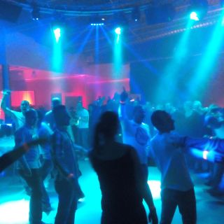 Evenement Pro soirée entreprise, inauguration, dj set, piste de danse, effets lumières