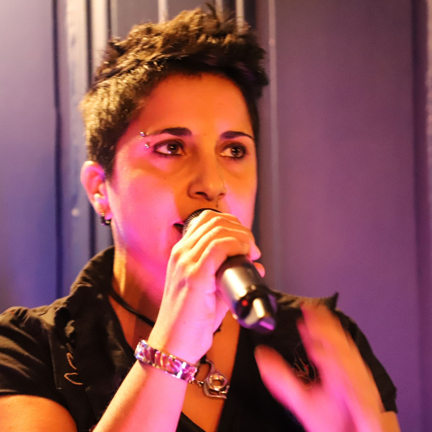 Prisca chanteuse cocktail vin d'honneur et fondatrice de Priscamusic